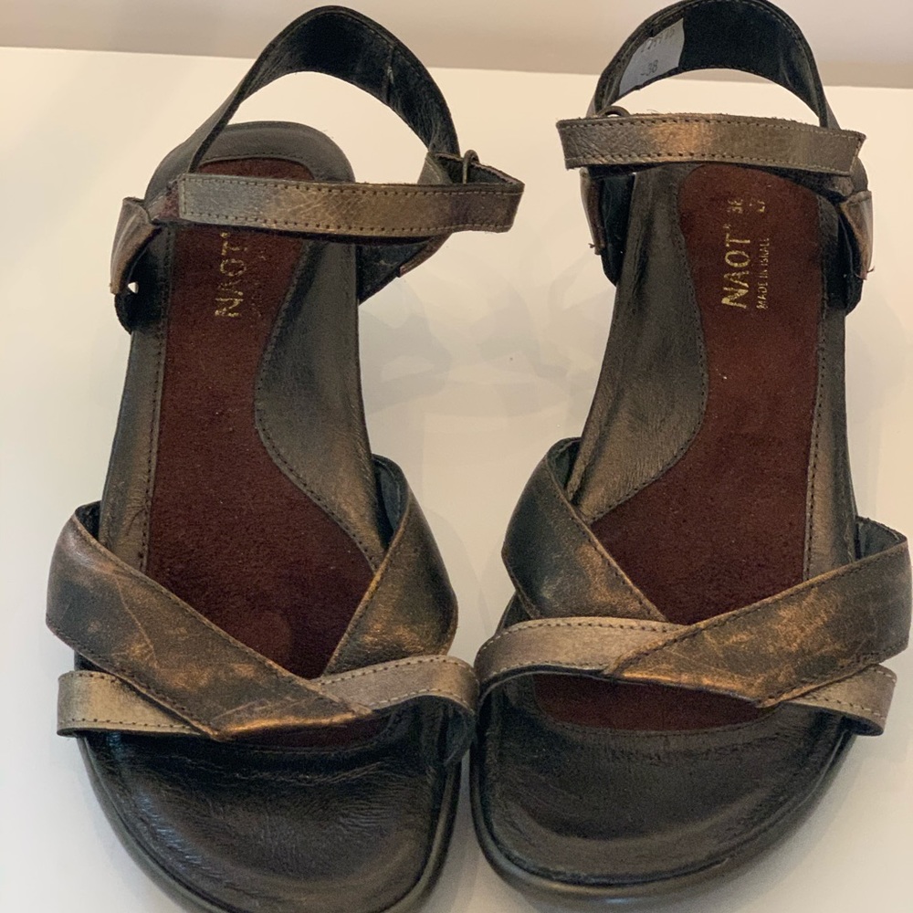 Comfortable Naot Sandals. Brown Metallic.